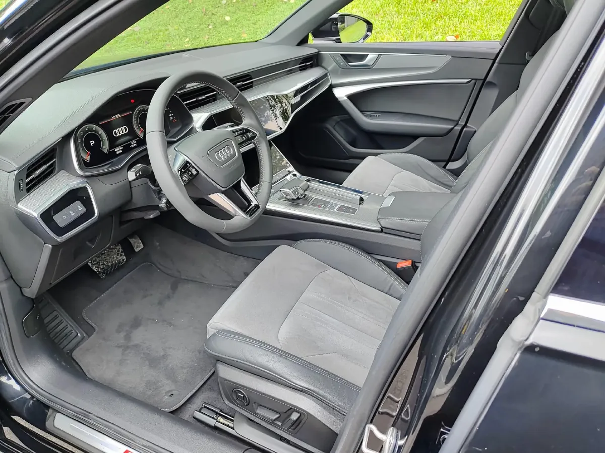 2022 Audi A6L 2.0T 224HP L4 7DCT,autocango,china used car exporter,china ev exporter,chinese used car exporter,chinese used ev exporter