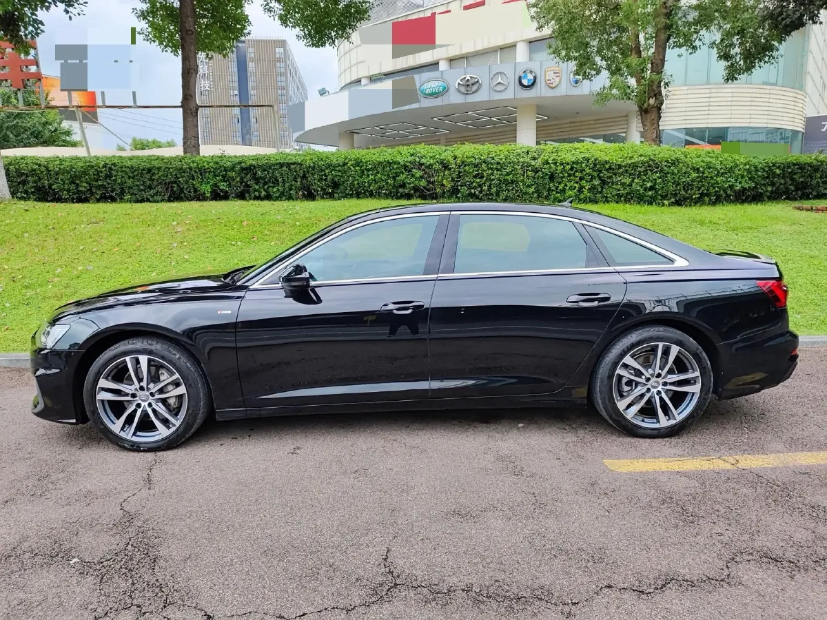 2022 Audi A6L 2.0T 224HP L4 7DCT,autocango,china used car exporter,china ev exporter,chinese used car exporter,chinese used ev exporter
