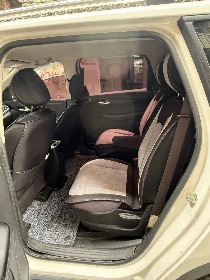 2019 BaoJun 730 1.5L 112HP L4 6MT,autocango,china used car exporter,china ev exporter,chinese used car exporter,chinese used ev exporter