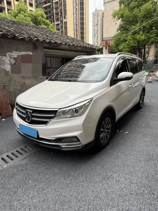 2019 BaoJun 730 1.5L 112HP L4 6MT,autocango,china used car exporter,china ev exporter,chinese used car exporter,chinese used ev exporter