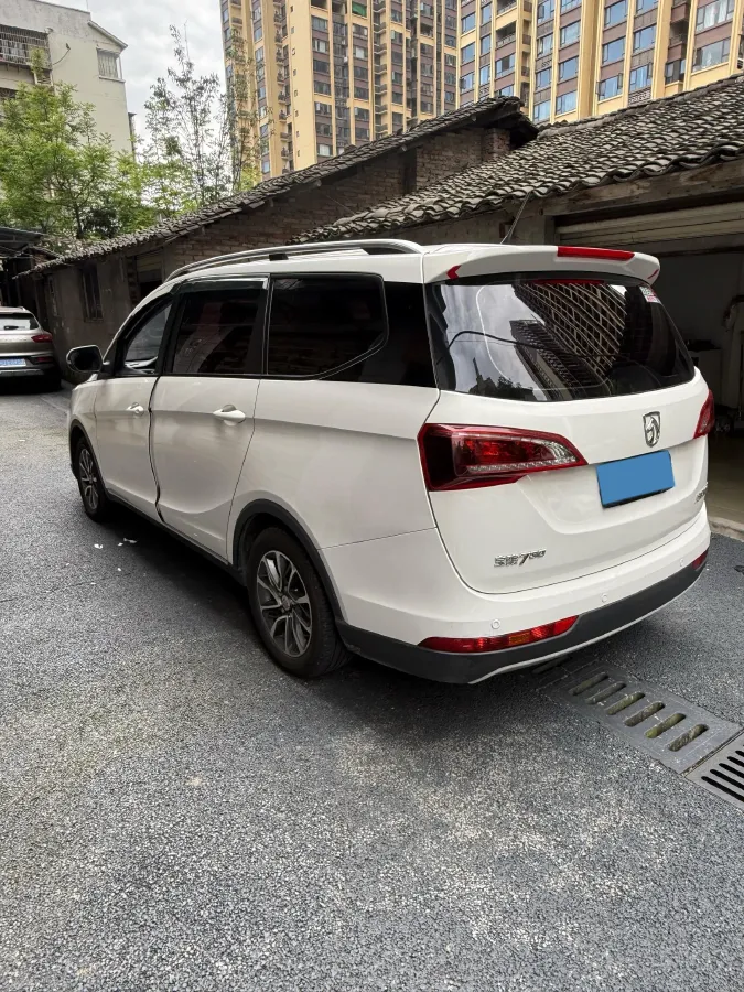 2019 BaoJun 730 1.5L 112HP L4 6MT,autocango,china used car exporter,china ev exporter,chinese used car exporter,chinese used ev exporter