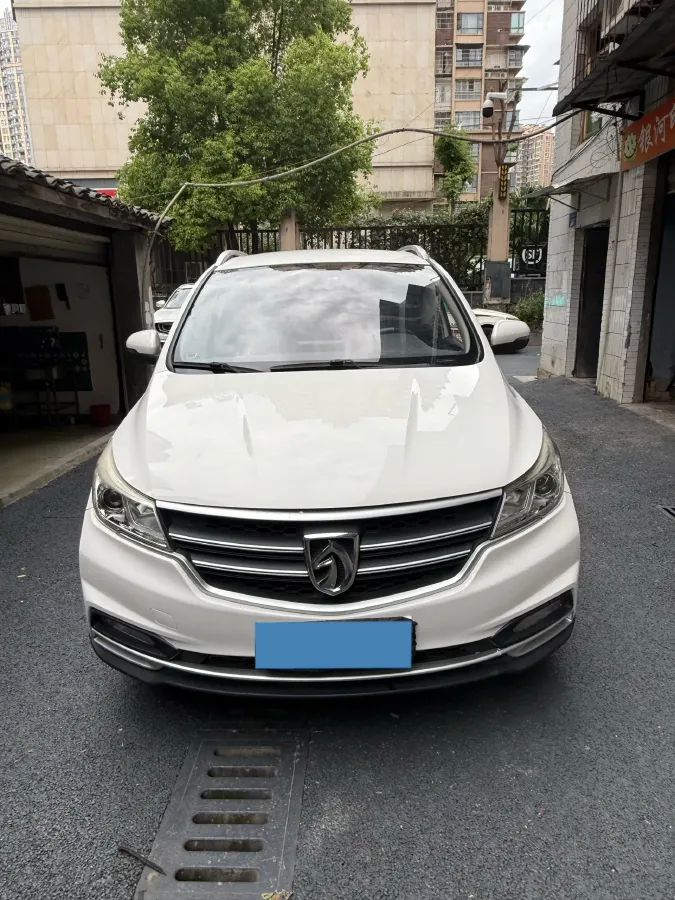 2019 BaoJun 730 1.5L 112HP L4 6MT,autocango,china used car exporter,china ev exporter,chinese used car exporter,chinese used ev exporter