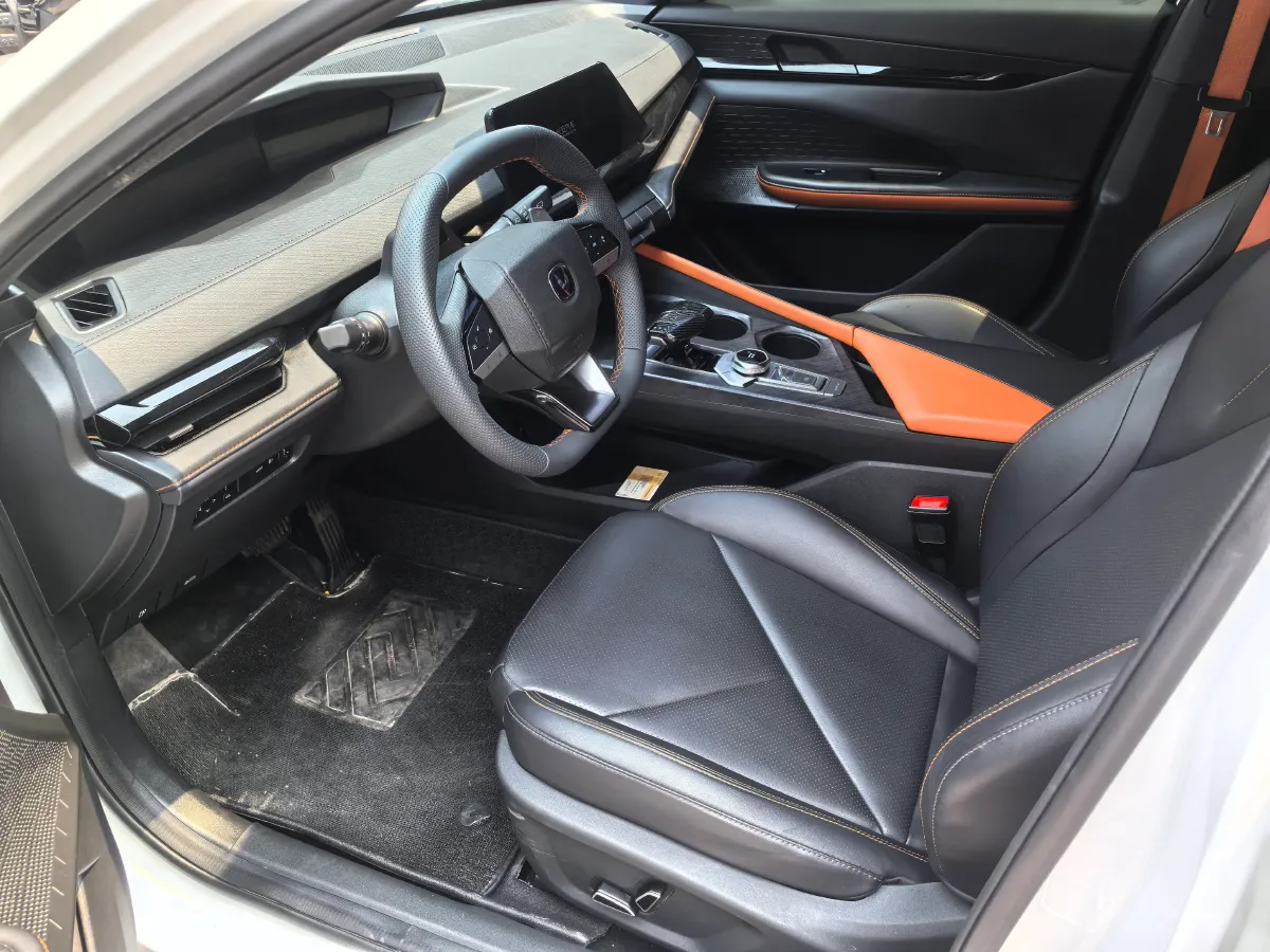 2023 ChangAn UNI-V 1.5T 188HP L4 7DCT,autocango,china used car exporter,china ev exporter,chinese used car exporter,chinese used ev exporter