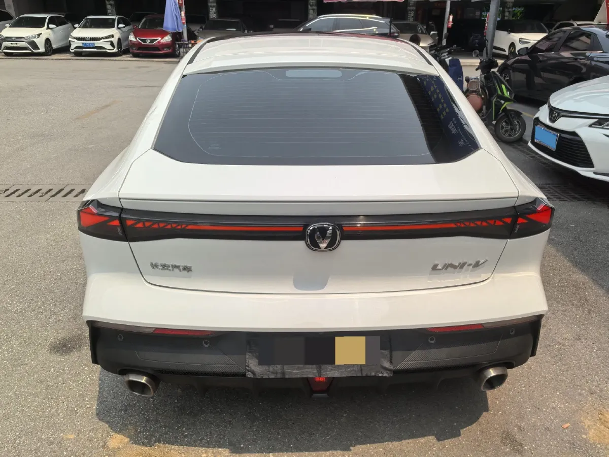 2023 ChangAn UNI-V 1.5T 188HP L4 7DCT,autocango,china used car exporter,china ev exporter,chinese used car exporter,chinese used ev exporter
