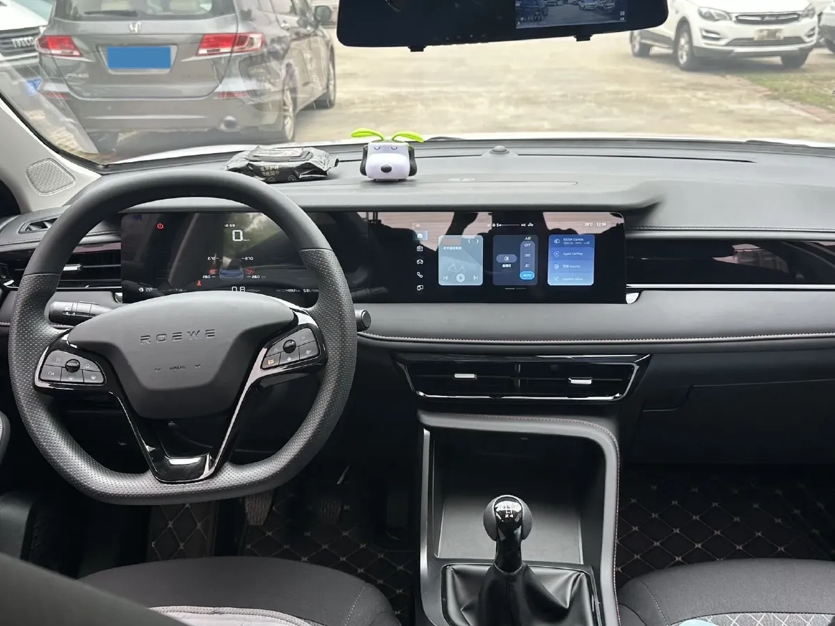 2023 Roewe i5 1.5L 129HP L4 5MT,autocango,china used car exporter,china ev exporter,chinese used car exporter,chinese used ev exporter