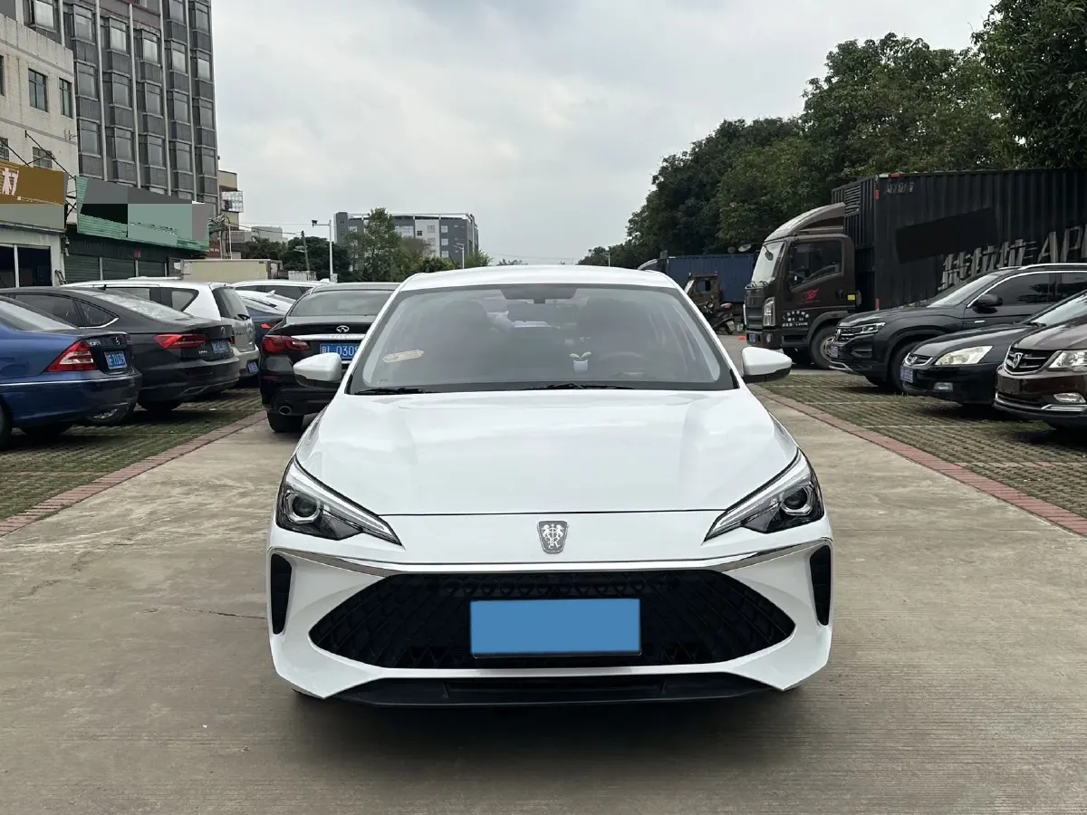 2023 Roewe i5 1.5L 129HP L4 5MT,autocango,china used car exporter,china ev exporter,chinese used car exporter,chinese used ev exporter