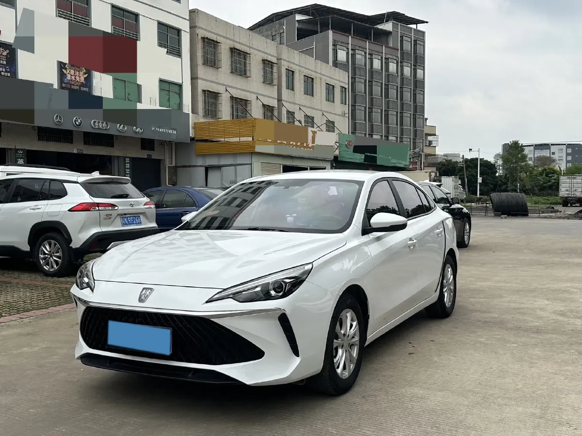 2023 Roewe i5 1.5L 129HP L4 5MT,autocango,china used car exporter,china ev exporter,chinese used car exporter,chinese used ev exporter