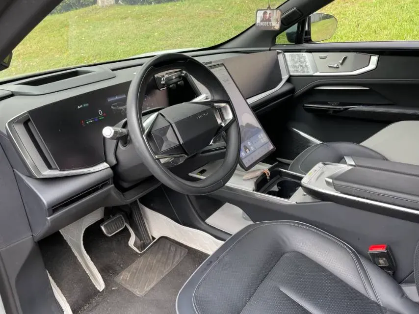 2023 HiPhi Y BEV 76.6KWH,autocango,china used car exporter,china ev exporter,chinese used car exporter,chinese used ev exporter