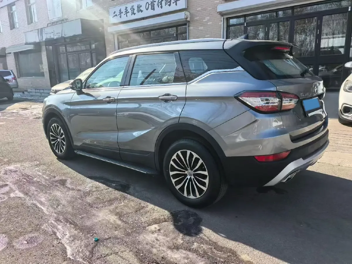 2018 Brilliance Auto V6 1.5T 150HP L4 6MT,autocango,china used car exporter,china ev exporter,chinese used car exporter,chinese used ev exporter