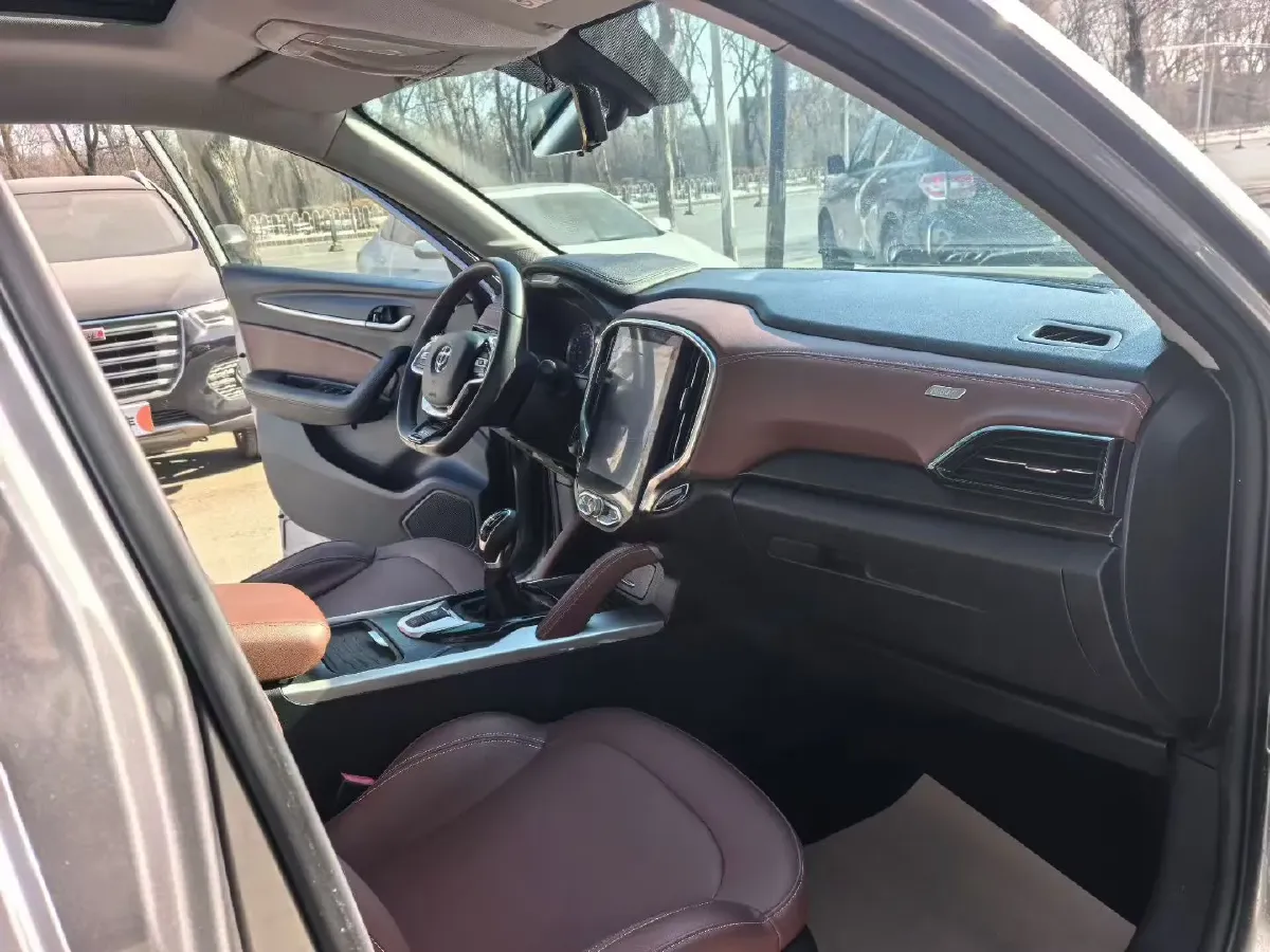 2018 Brilliance Auto V6 1.5T 150HP L4 6MT,autocango,china used car exporter,china ev exporter,chinese used car exporter,chinese used ev exporter