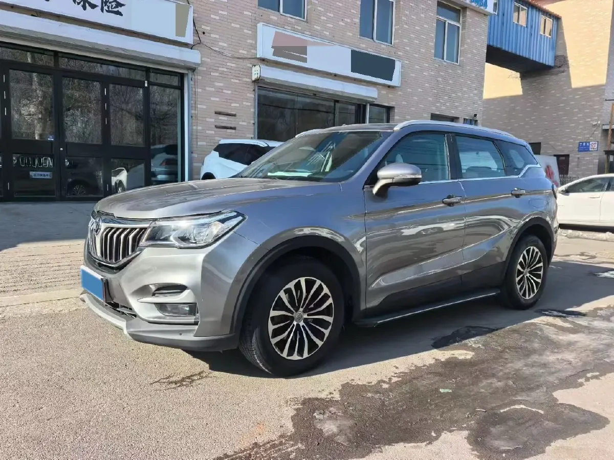 2018 Brilliance Auto V6 1.5T 150HP L4 6MT,autocango,china used car exporter,china ev exporter,chinese used car exporter,chinese used ev exporter