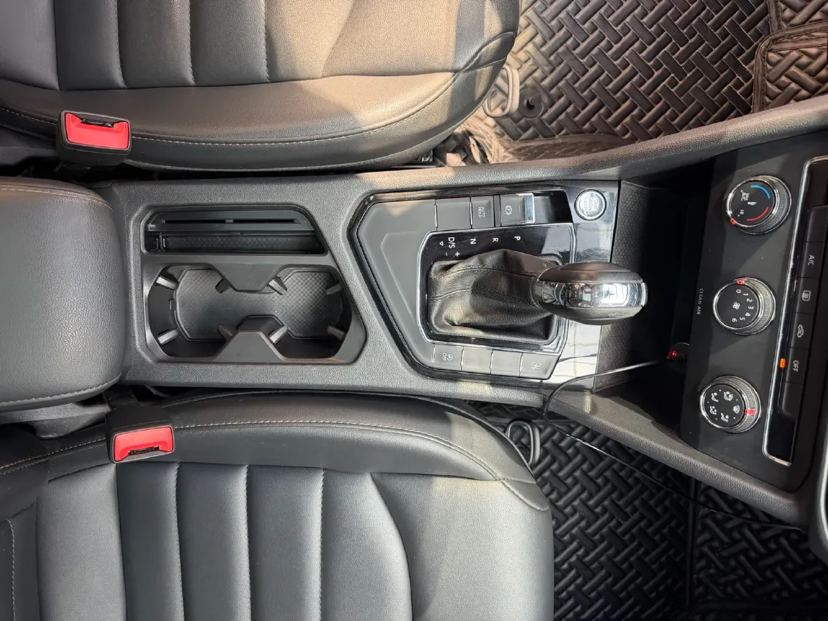 2021 Volkswagen Tharu 1.4T 150HP L4 7DCT,autocango,china used car exporter,china ev exporter,chinese used car exporter,chinese used ev exporter