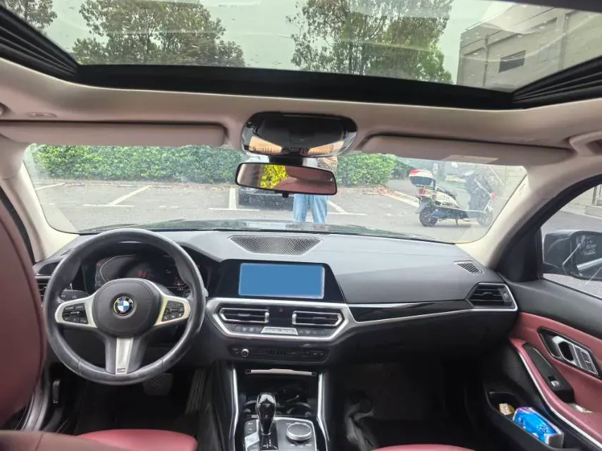 2022 BMW 3 Series 2.0T 156HP L4 8AT,autocango,china used car exporter,china ev exporter,chinese used car exporter,chinese used ev exporter