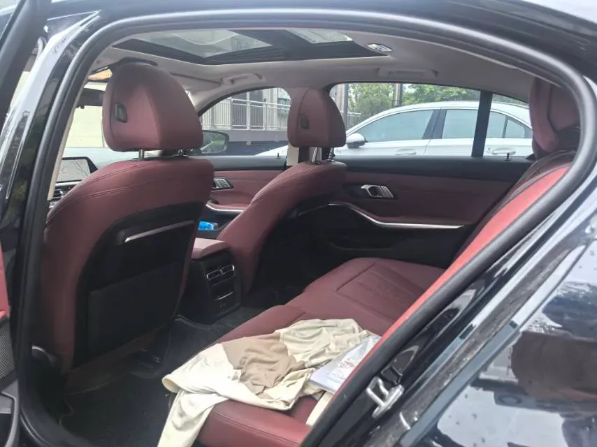 2022 BMW 3 Series 2.0T 156HP L4 8AT,autocango,china used car exporter,china ev exporter,chinese used car exporter,chinese used ev exporter