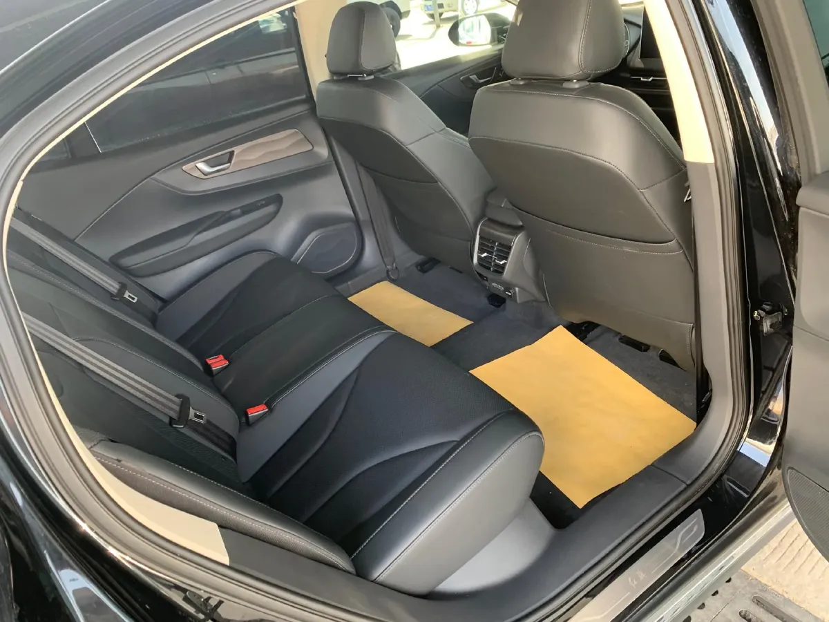 2022 HongQi E-QM5 BEV 54KWH,autocango,china used car exporter,china ev exporter,chinese used car exporter,chinese used ev exporter