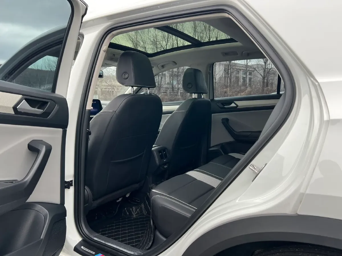 2023 Volkswagen T-Roc 1.4T 150HP L4 7DCT,autocango,china used car exporter,china ev exporter,chinese used car exporter,chinese used ev exporter