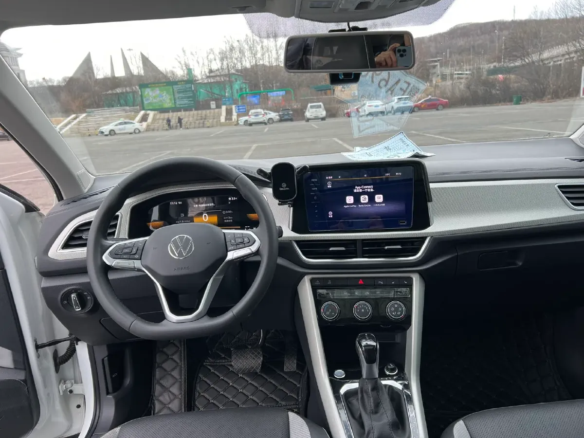 2023 Volkswagen T-Roc 1.4T 150HP L4 7DCT,autocango,china used car exporter,china ev exporter,chinese used car exporter,chinese used ev exporter