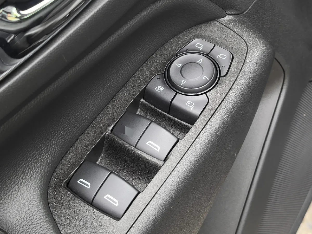 2022 Chevrolet Equinox 1.5T 169HP L4 6AT,autocango,china used car exporter,china ev exporter,chinese used car exporter,chinese used ev exporter