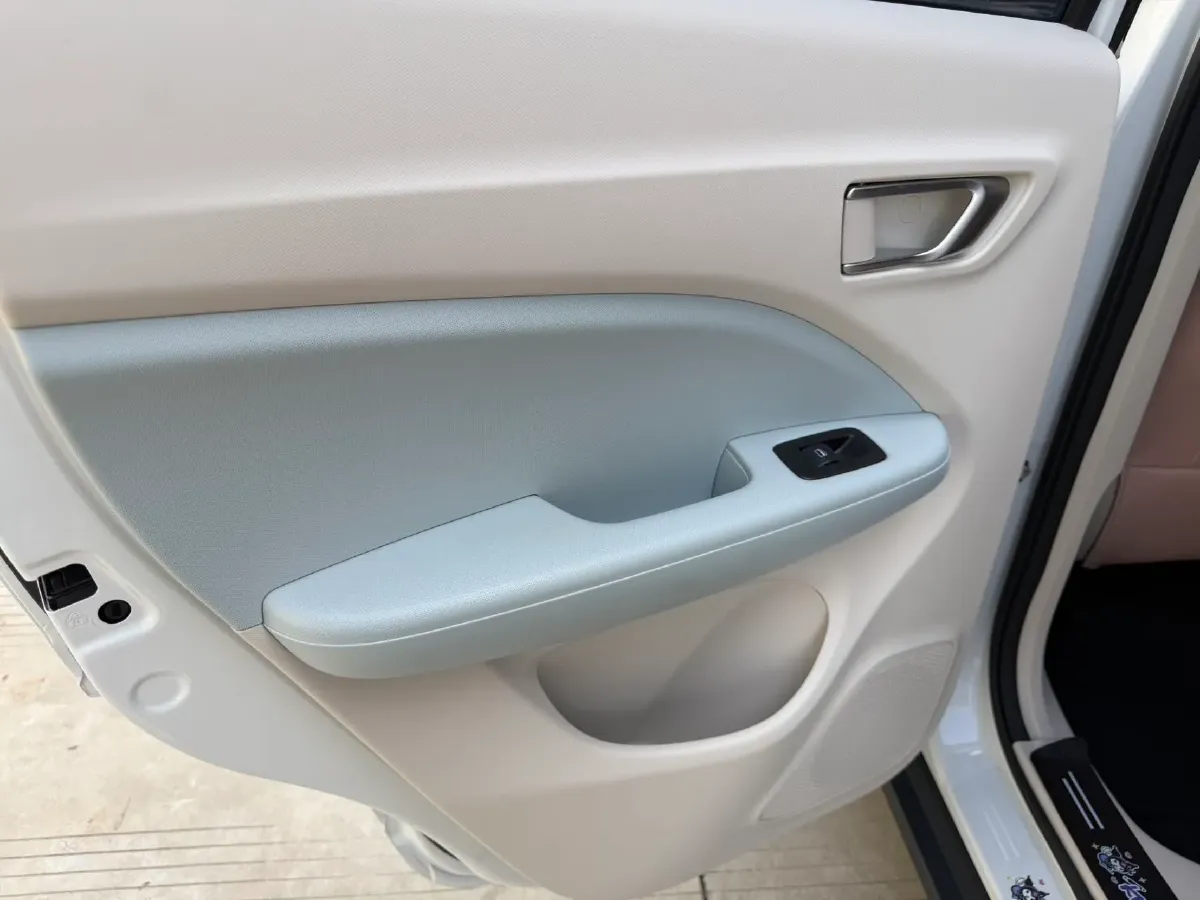 2025 Leapmotor T03 BEV 41.3KWH,autocango,china used car exporter,china ev exporter,chinese used car exporter,chinese used ev exporter