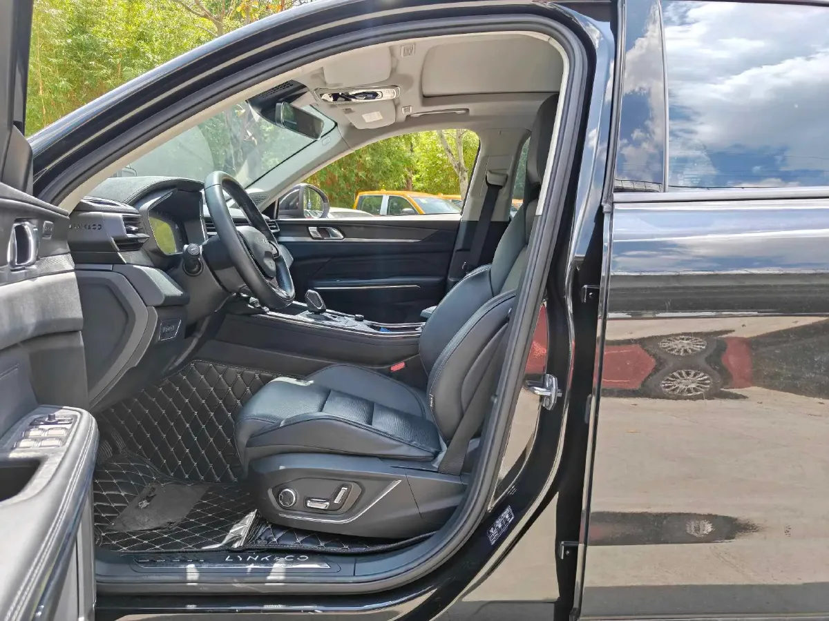 2021 LYNK&CO 01 2.0T 218HP L4 8AT,autocango,china used car exporter,china ev exporter,chinese used car exporter,chinese used ev exporter