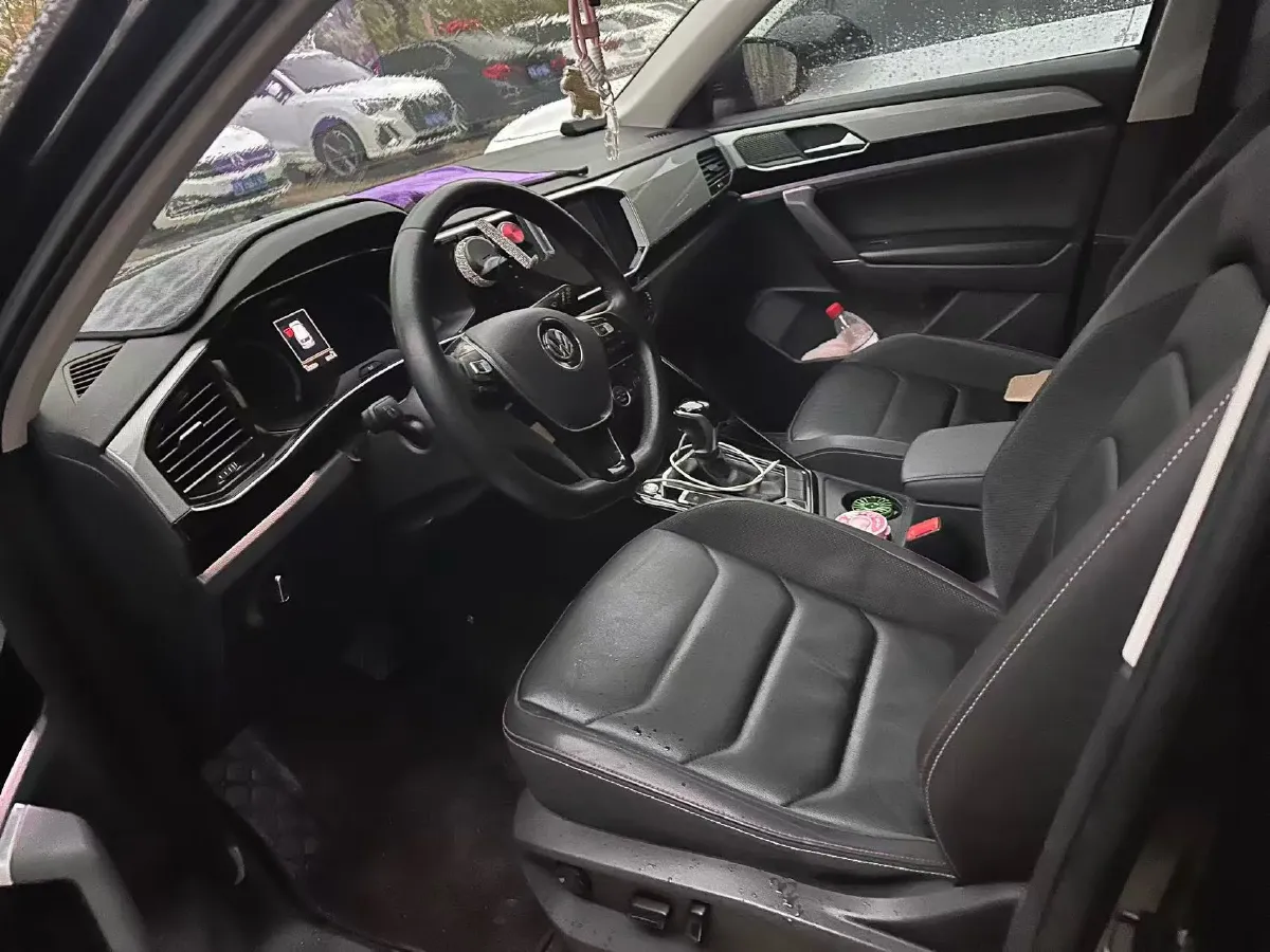 2019 Jeep Cherokee 2.0T 234HP L4 9AT,autocango,china used car exporter,china ev exporter,chinese used car exporter,chinese used ev exporter