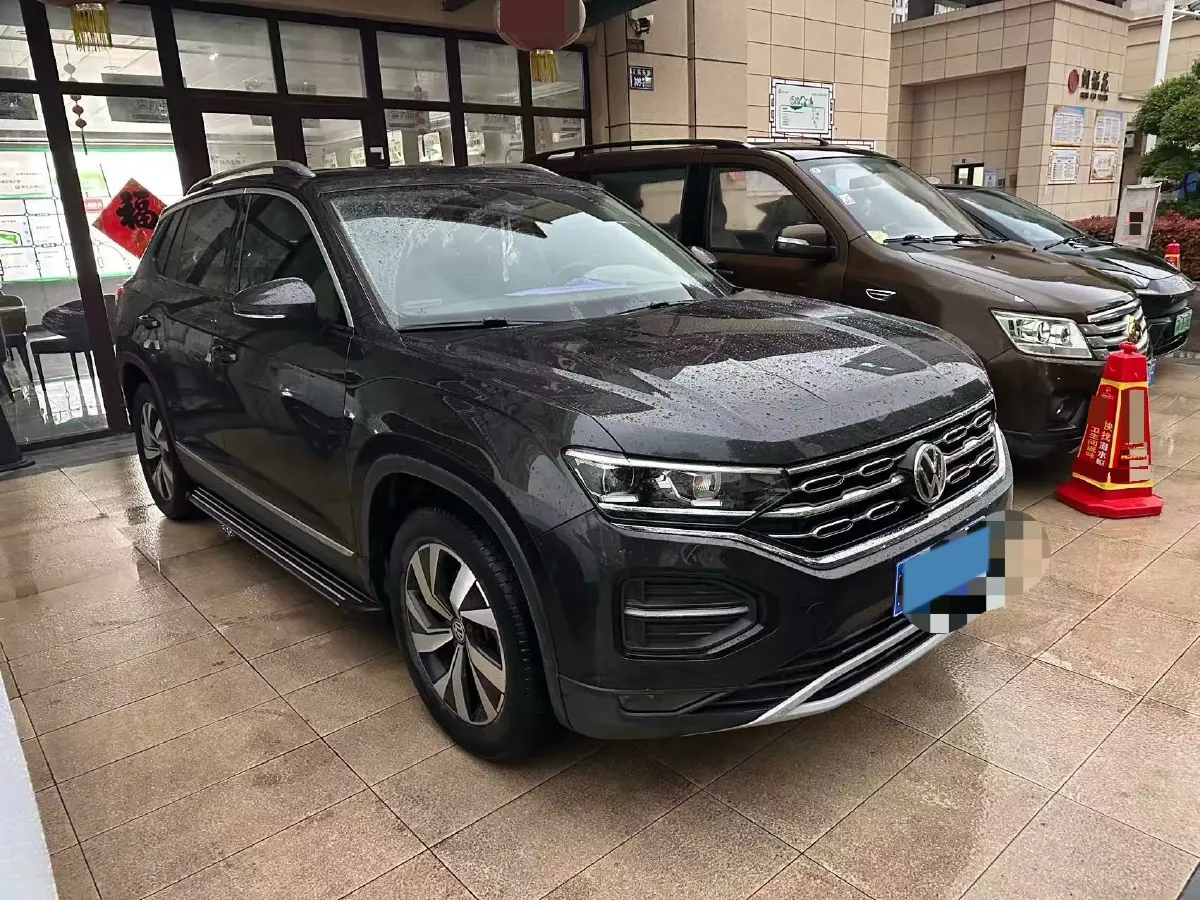2019 Jeep Cherokee 2.0T 234HP L4 9AT,autocango,china used car exporter,china ev exporter,chinese used car exporter,chinese used ev exporter