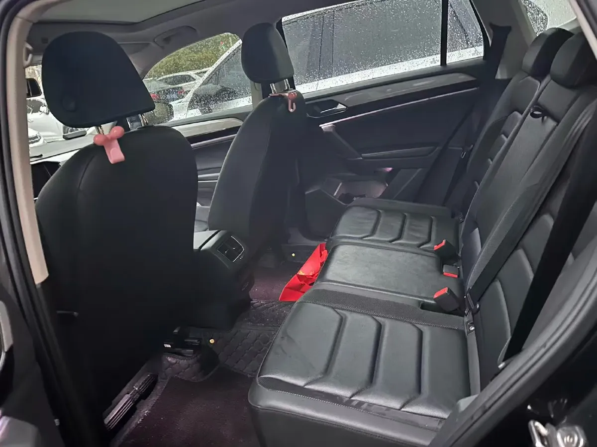 2019 Jeep Cherokee 2.0T 234HP L4 9AT,autocango,china used car exporter,china ev exporter,chinese used car exporter,chinese used ev exporter