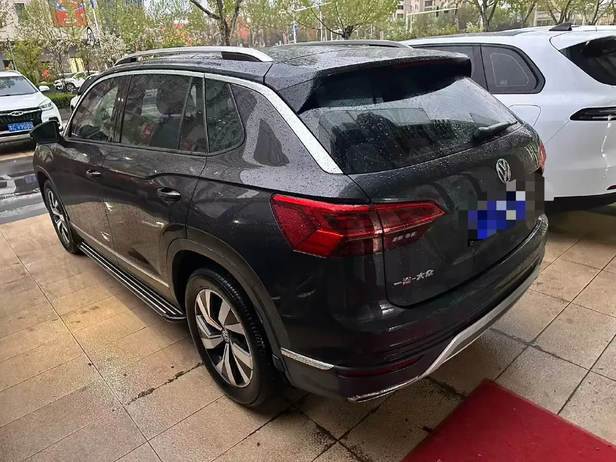 2019 Jeep Cherokee 2.0T 234HP L4 9AT,autocango,china used car exporter,china ev exporter,chinese used car exporter,chinese used ev exporter