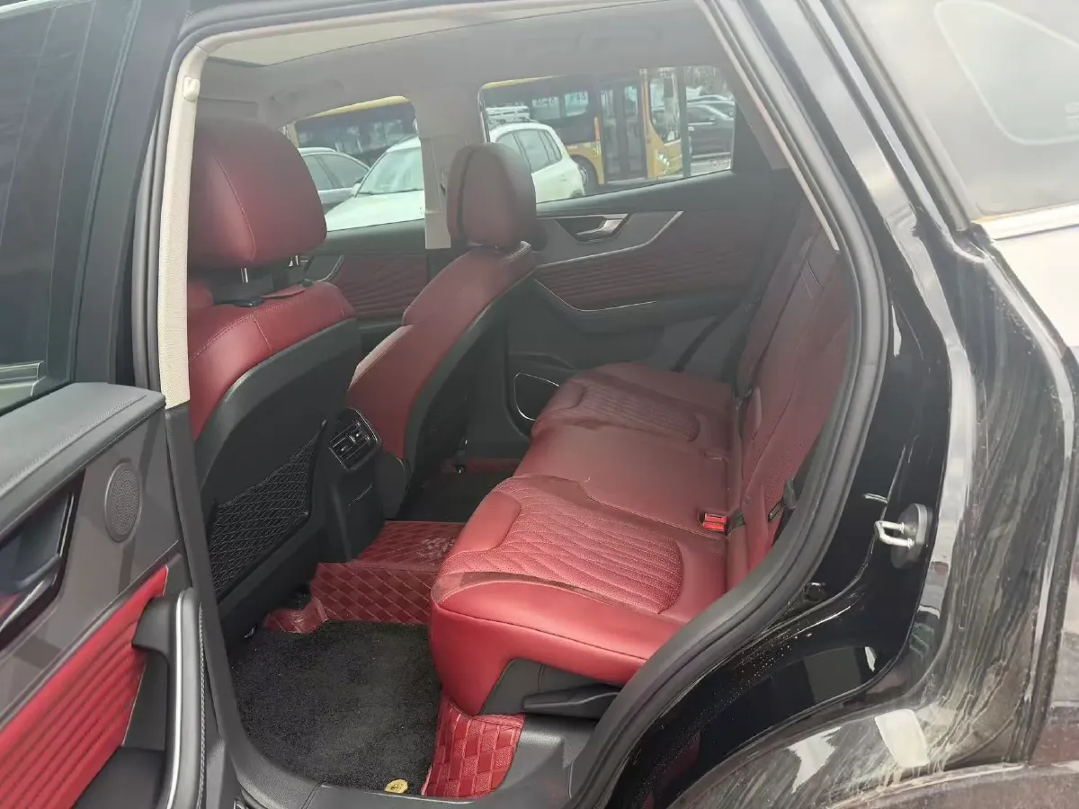 2023 HongQi HS5 2.0T 252HP L4 8AT,autocango,china used car exporter,china ev exporter,chinese used car exporter,chinese used ev exporter