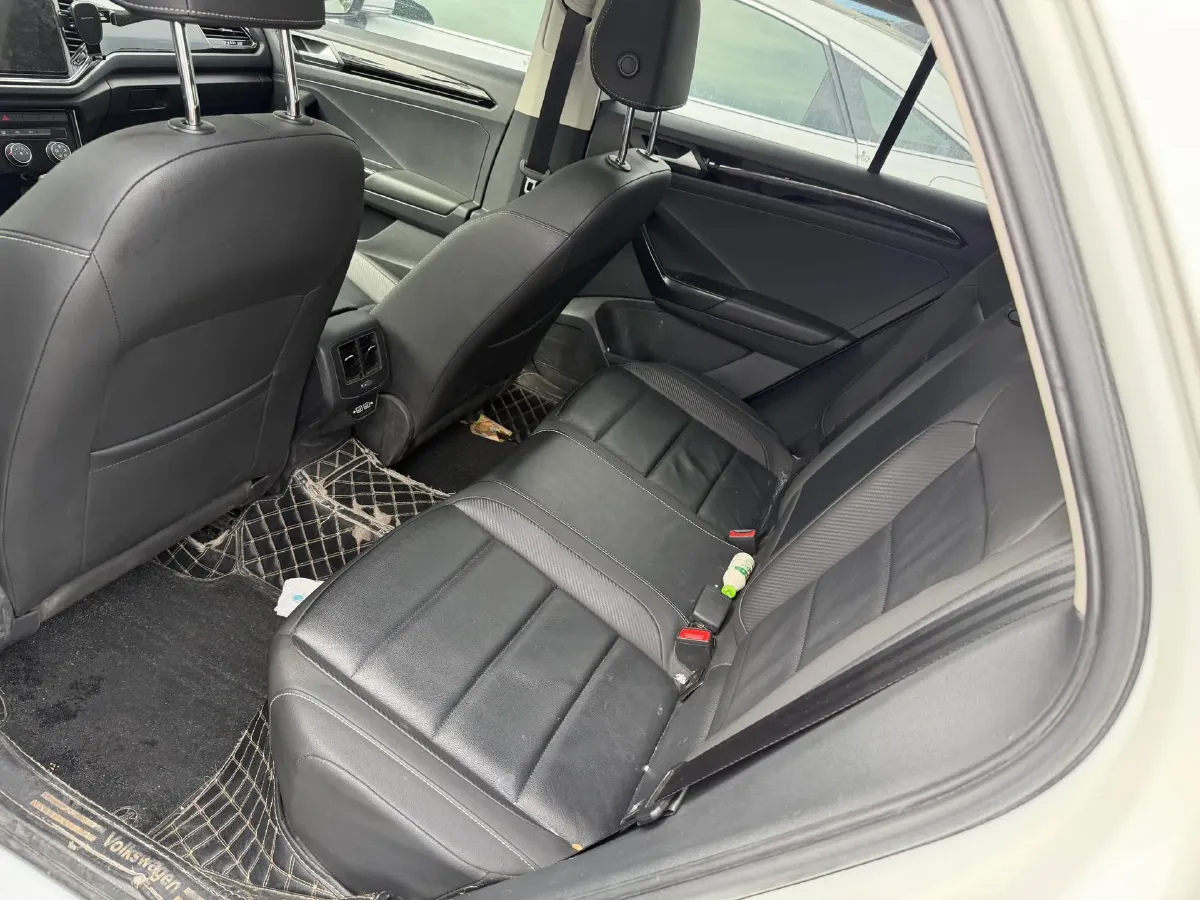 2021 Volkswagen T-Roc 1.4T 150HP L4 7DCT,autocango,china used car exporter,china ev exporter,chinese used car exporter,chinese used ev exporter