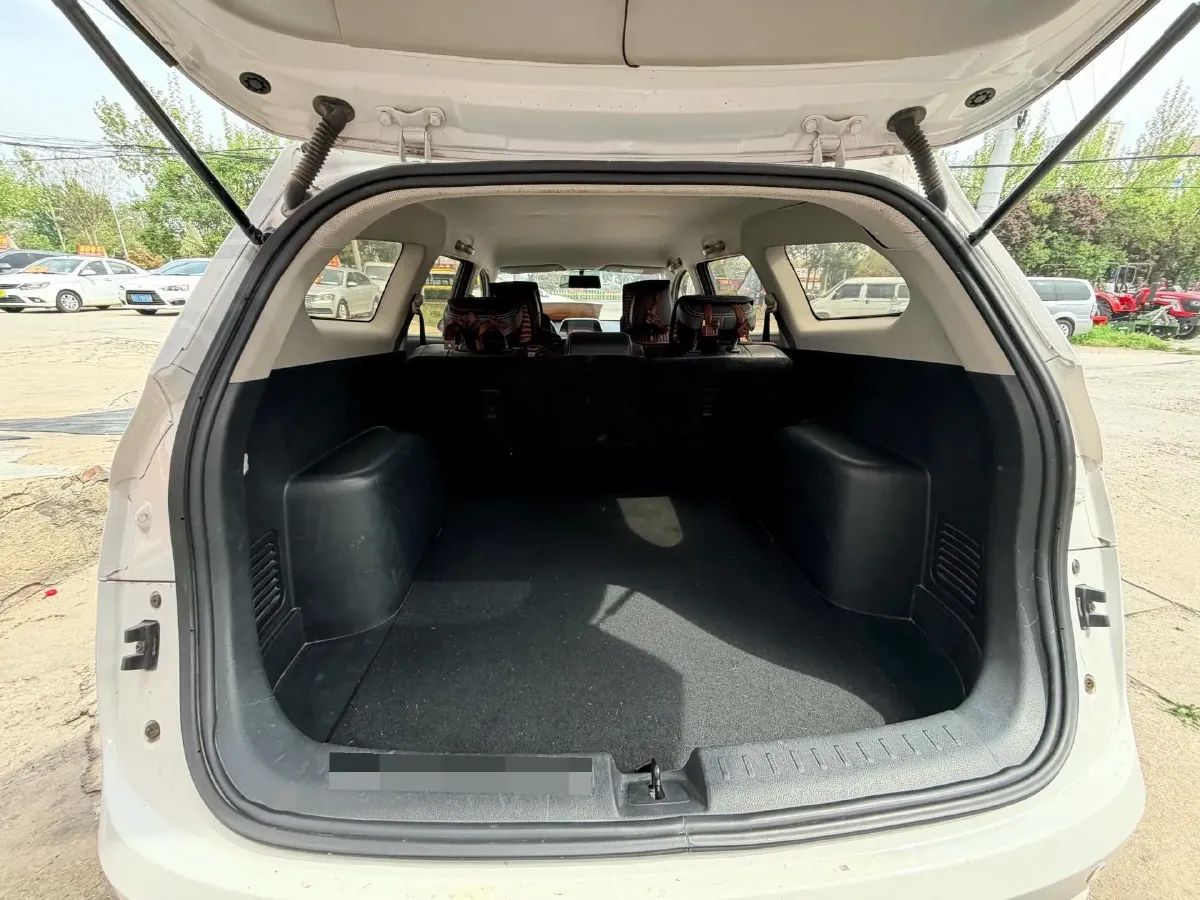 2019 BaoJun 360 1.5L 105HP L4 6MT,autocango,china used car exporter,china ev exporter,chinese used car exporter,chinese used ev exporter