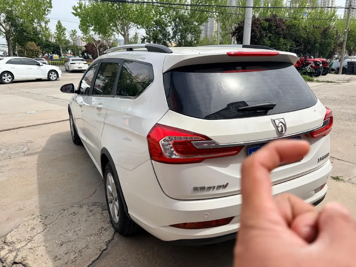 2019 BaoJun 360 1.5L 105HP L4 6MT,autocango,china used car exporter,china ev exporter,chinese used car exporter,chinese used ev exporter