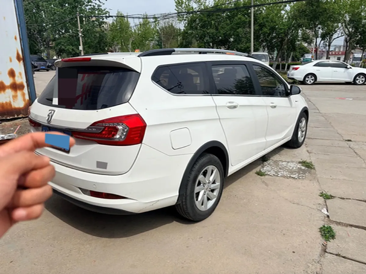 2019 BaoJun 360 1.5L 105HP L4 6MT,autocango,china used car exporter,china ev exporter,chinese used car exporter,chinese used ev exporter