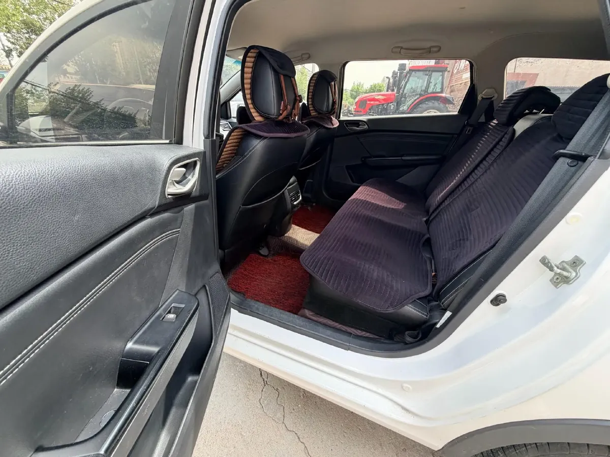 2019 BaoJun 360 1.5L 105HP L4 6MT,autocango,china used car exporter,china ev exporter,chinese used car exporter,chinese used ev exporter