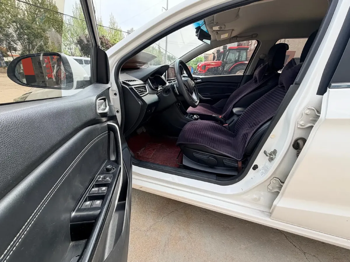 2019 BaoJun 360 1.5L 105HP L4 6MT,autocango,china used car exporter,china ev exporter,chinese used car exporter,chinese used ev exporter