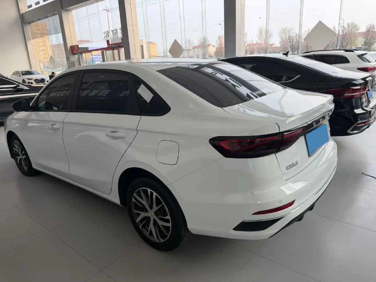 2022 Geely Emgrand 1.5L 114HP L4 CVT,autocango,china used car exporter,china ev exporter,chinese used car exporter,chinese used ev exporter