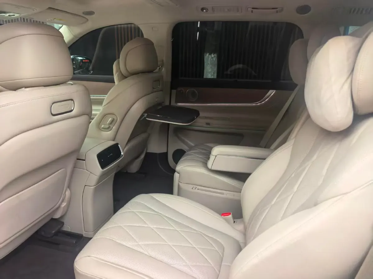 2024 AITO AITO M9 1.5T 152HP L4 REEV 42KWH,autocango,china used car exporter,china ev exporter,chinese used car exporter,chinese used ev exporter