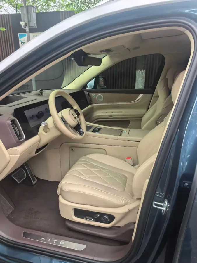 2024 AITO AITO M9 1.5T 152HP L4 REEV 42KWH,autocango,china used car exporter,china ev exporter,chinese used car exporter,chinese used ev exporter