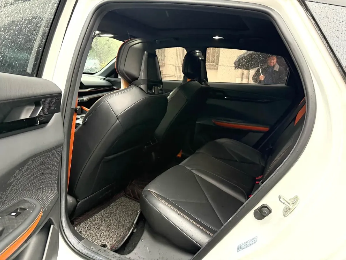 2022 ChangAn UNI-V 1.5T 188HP L4 7DCT,autocango,china used car exporter,china ev exporter,chinese used car exporter,chinese used ev exporter