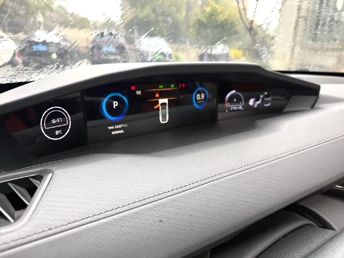 2022 ChangAn UNI-V 1.5T 188HP L4 7DCT,autocango,china used car exporter,china ev exporter,chinese used car exporter,chinese used ev exporter