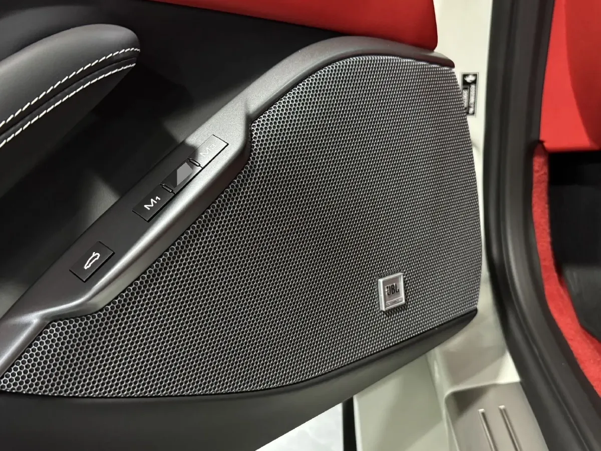 2021 Ferrari Portofino 3.9T 620HP V8 8DCT,autocango,china used car exporter,china ev exporter,chinese used car exporter,chinese used ev exporter