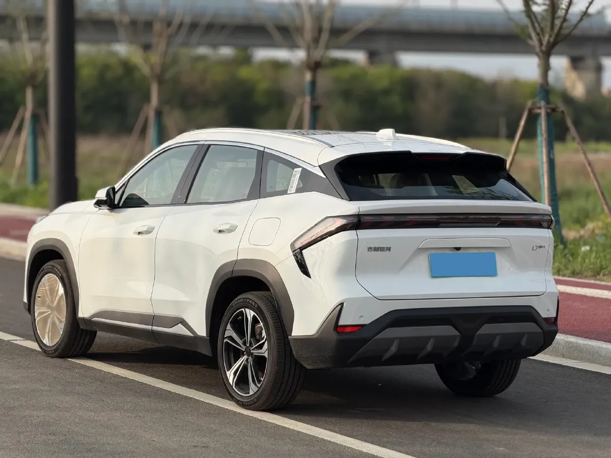 2025 Geely Galaxy L7 1.5L 112HP L4 1DHT PHEV 18.4KWH,autocango,china used car exporter,china ev exporter,chinese used car exporter,chinese used ev exporter