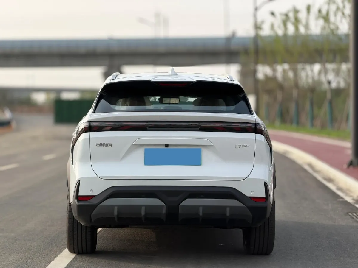 2025 Geely Galaxy L7 1.5L 112HP L4 1DHT PHEV 18.4KWH,autocango,china used car exporter,china ev exporter,chinese used car exporter,chinese used ev exporter