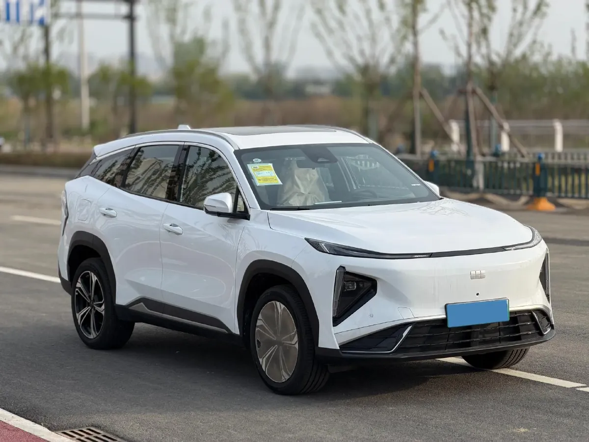 2025 Geely Galaxy L7 1.5L 112HP L4 1DHT PHEV 18.4KWH,autocango,china used car exporter,china ev exporter,chinese used car exporter,chinese used ev exporter
