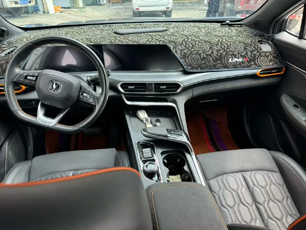 2022 ChangAn UNI-T 1.5T 188HP L4 7DCT,autocango,china used car exporter,china ev exporter,chinese used car exporter,chinese used ev exporter