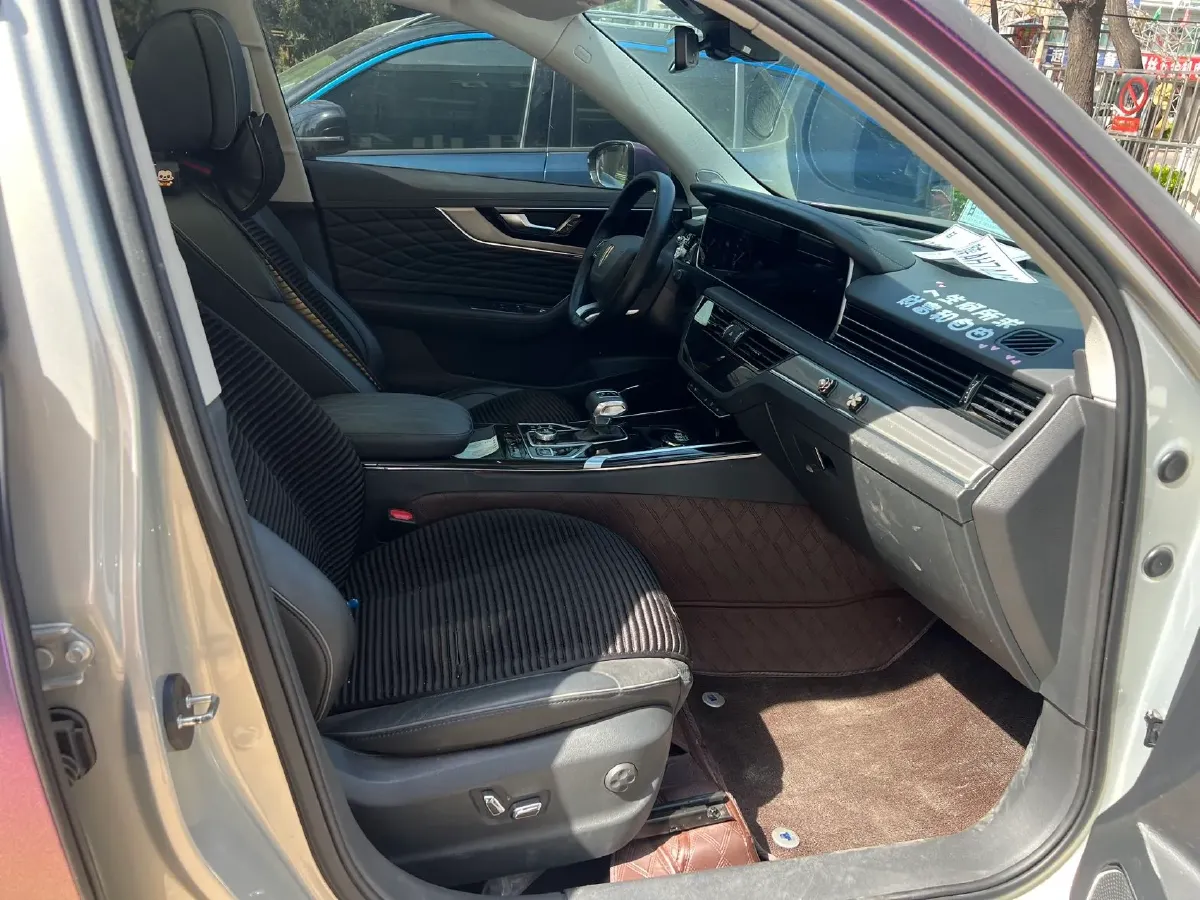 2022 HongQi HS5 2.0T 224HP L4 6AT,autocango,china used car exporter,china ev exporter,chinese used car exporter,chinese used ev exporter