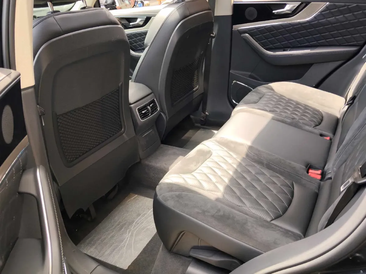 2019 HongQi HS5 2.0T 224HP L4 6AT,autocango,china used car exporter,china ev exporter,chinese used car exporter,chinese used ev exporter