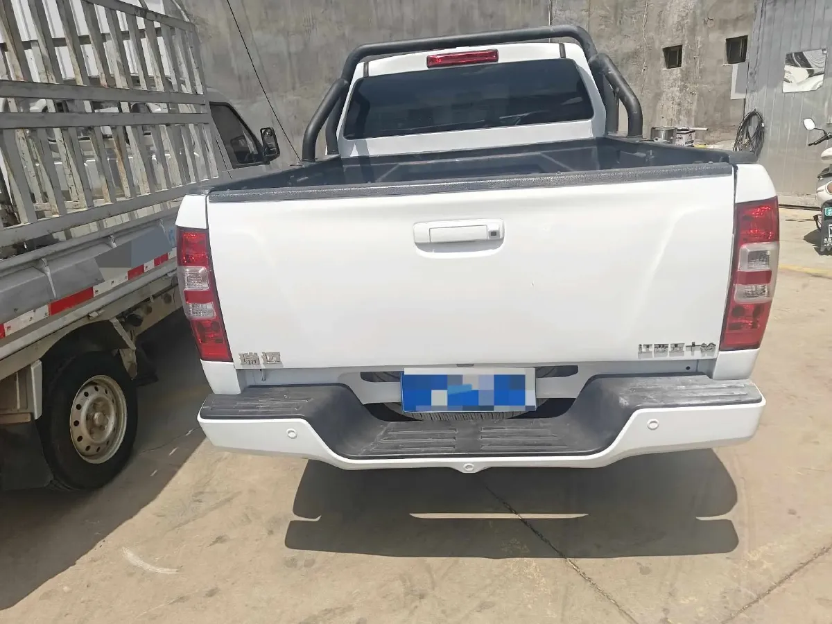 2022 Isuzu RE-MAX Jim 2.8T 120HP L4 5MT,autocango,china used car exporter,china ev exporter,chinese used car exporter,chinese used ev exporter