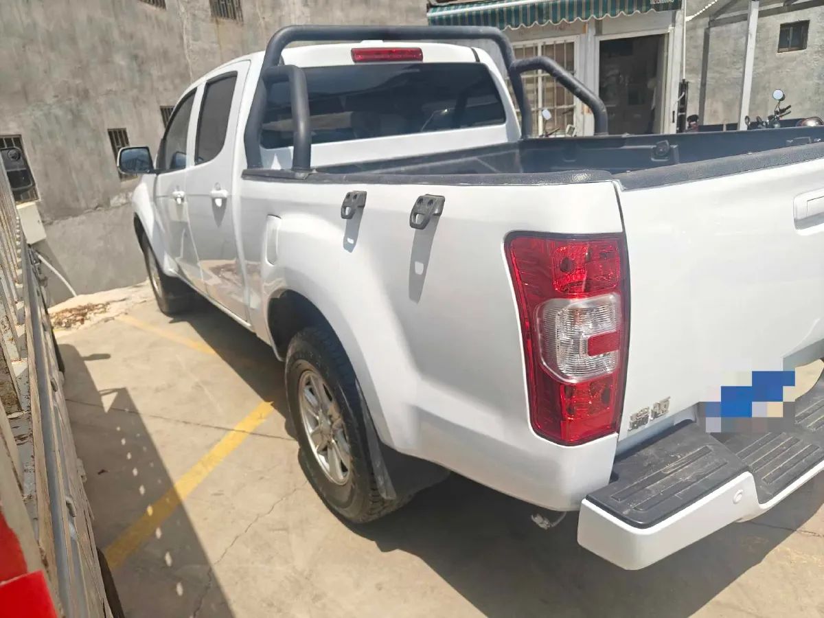 2022 Isuzu RE-MAX Jim 2.8T 120HP L4 5MT,autocango,china used car exporter,china ev exporter,chinese used car exporter,chinese used ev exporter