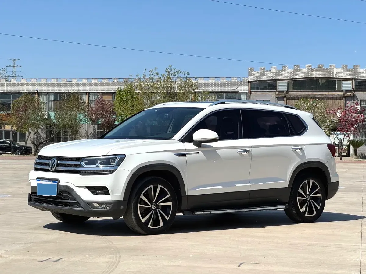 2019 MINI MINI 1.5T 102HP L3 7DCT,autocango,china used car exporter,china ev exporter,chinese used car exporter,chinese used ev exporter